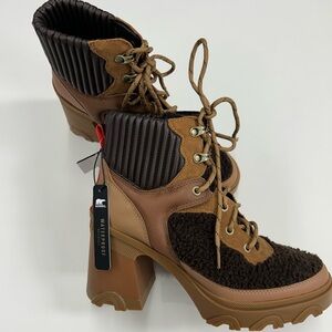 Sorel Women's Brown and Black Lace Up Boots